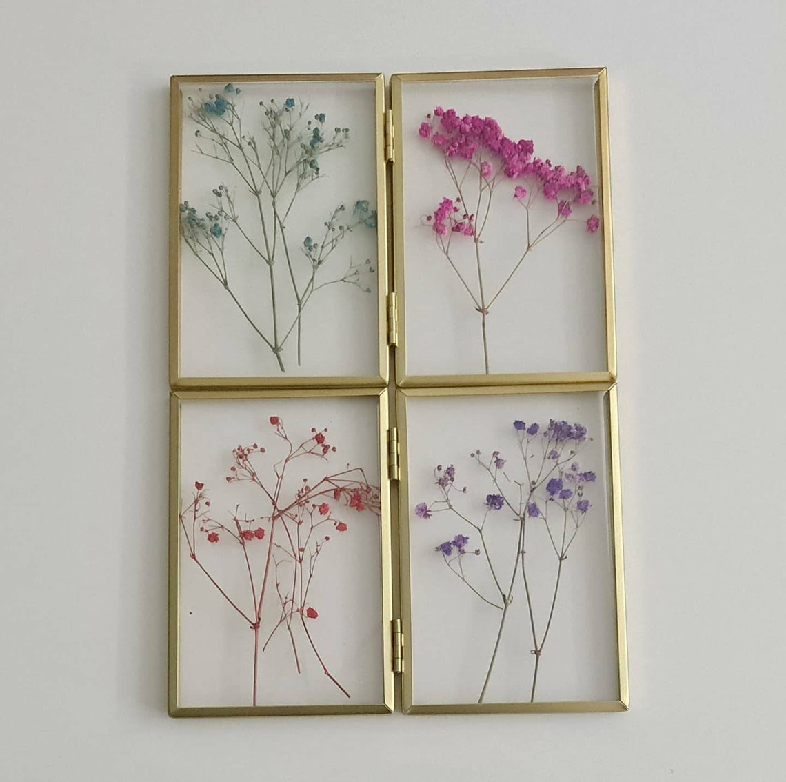 Bilderrahmen in Gold mit getrockneten Blumen, personalisierter Text
